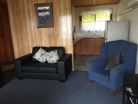 Regatta Point Tavern & Holiday Villas - Dentists Australia 12