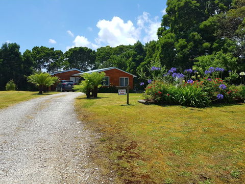 Regatta Point Tavern & Holiday Villas - Dentists Australia 35