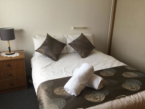 Regatta Point Tavern & Holiday Villas - Dentists Australia 19