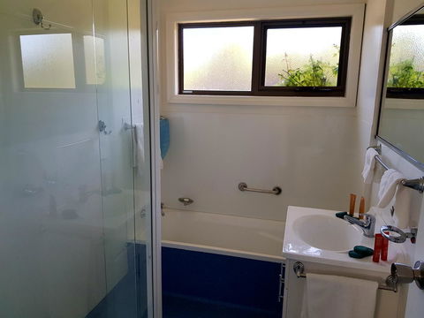 Regatta Point Tavern & Holiday Villas - Dentists Australia 33
