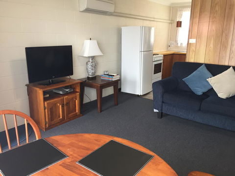 Regatta Point Tavern & Holiday Villas - Dentists Australia 5