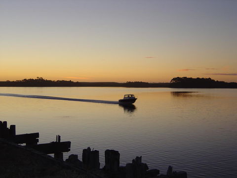 Regatta Point Tavern & Holiday Villas - Dentists Australia 37