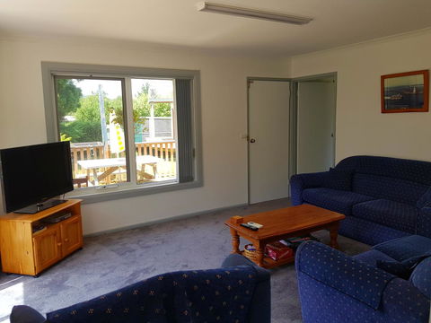 Regatta Point Tavern & Holiday Villas - Dentists Australia 29