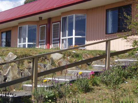 Regatta Point Tavern & Holiday Villas - Dentists Australia 2