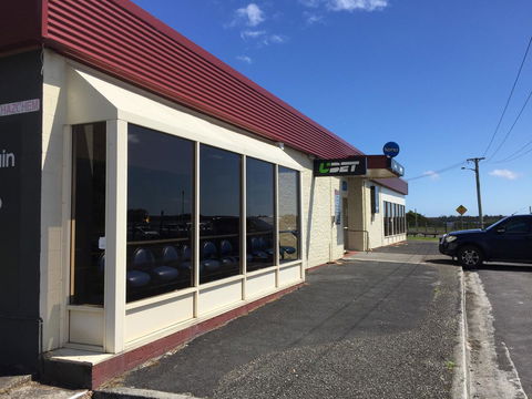 Regatta Point Tavern & Holiday Villas - Dentists Australia 0