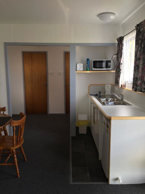 Regatta Point Tavern & Holiday Villas - Dentists Australia 15