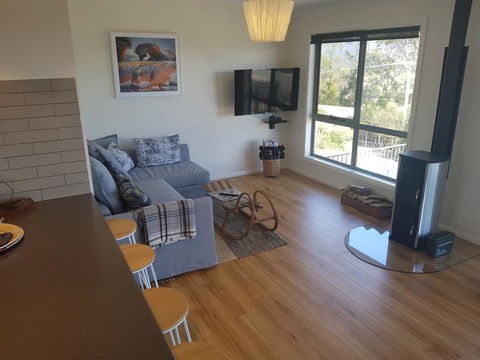 GRANITE BEACH HOUSE @ Bay Of Fires - Dentists Australia 10
