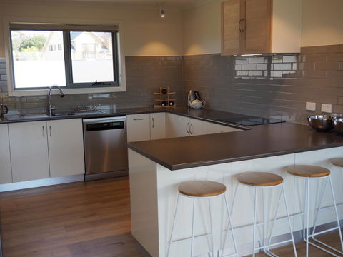 GRANITE BEACH HOUSE @ Bay Of Fires - Dentists Australia 5