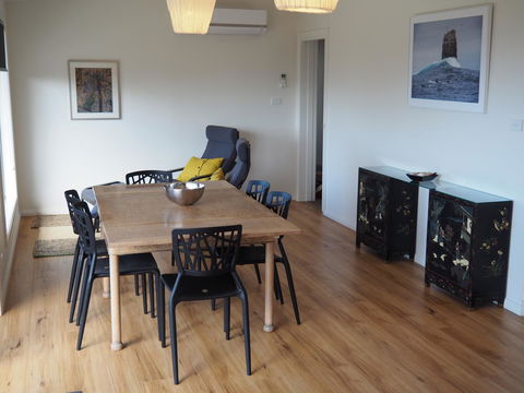 GRANITE BEACH HOUSE @ Bay Of Fires - Dentists Australia 3