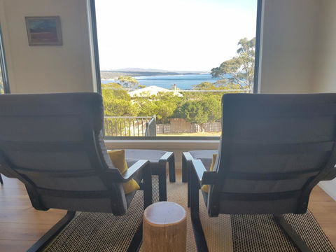 GRANITE BEACH HOUSE @ Bay Of Fires - Dentists Australia 4
