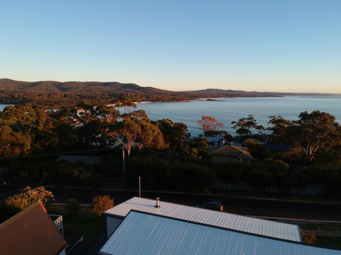 GRANITE BEACH HOUSE @ Bay Of Fires - Dentists Australia 9