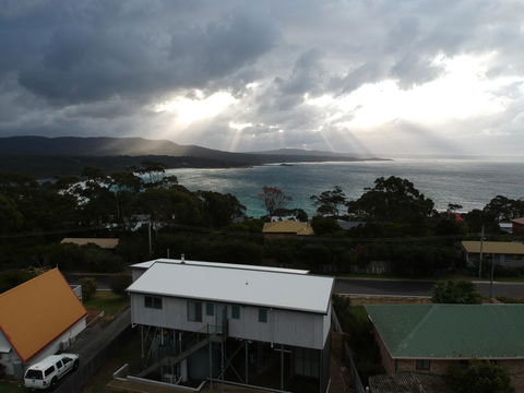 GRANITE BEACH HOUSE @ Bay Of Fires - Dentists Australia 8