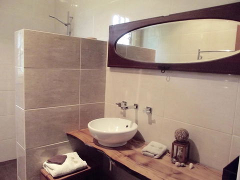 Eden Orchard & Farmstay - Dentist Find 9