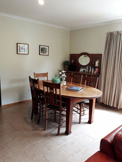 Eden Orchard & Farmstay - Dentist Find 17