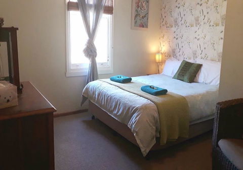 Eden Orchard & Farmstay - Dentist Find 5