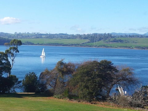 Tamar River Retreat - Dentists Australia 14