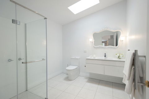White Dove Cottage Bed And Breakfast - Dentist Find 4