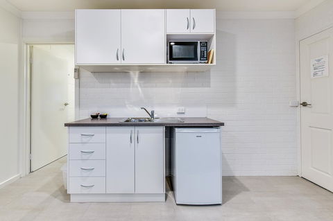 Allambi Holiday Apartments - Dentist Find 34