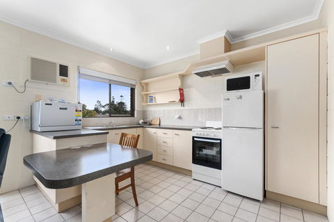 Allambi Holiday Apartments - Dentist Find 2