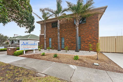 Allambi Holiday Apartments - Dentist Find 5