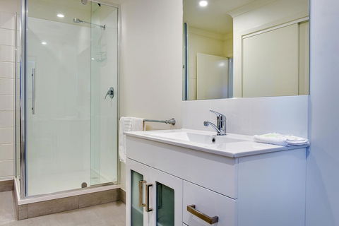 Allambi Holiday Apartments - Dentist Find 36
