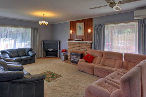 Jacaranda House - Dentist Find 1