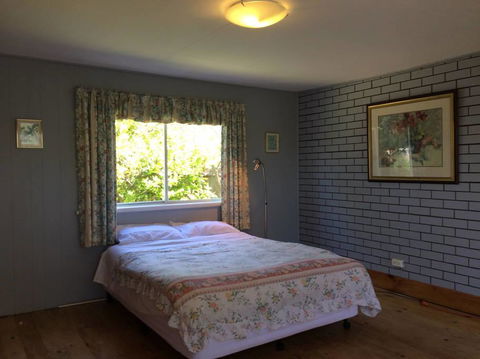 Jacaranda House - Dentist Find 8