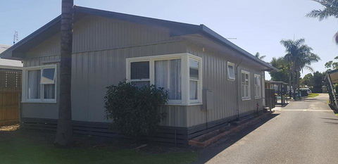 Echo Beach Tourist Park - Dentist Find 2