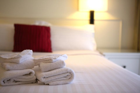 Sanctuary House Resort Motel - Dentist Find 14