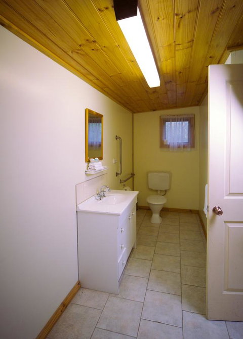 Sanctuary House Resort Motel - Dentist Find 21