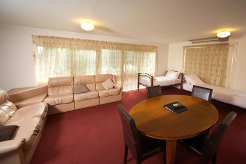 Sanctuary House Resort Motel - Dentist Find 15