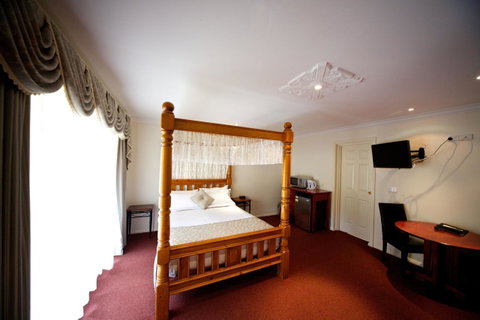 Sanctuary House Resort Motel - Dentist Find 19