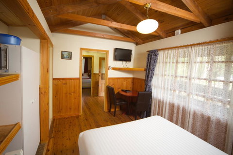 Sanctuary House Resort Motel - Dentist Find 17