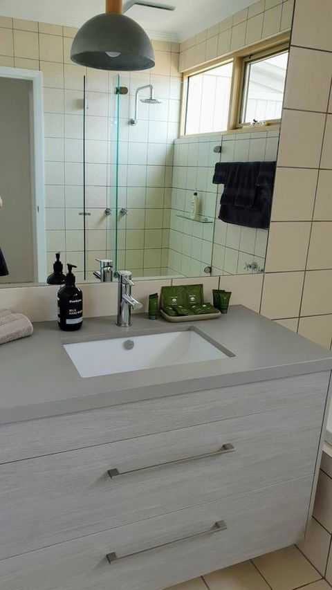 Number 9 Leisure Stay - Dentist Find 13