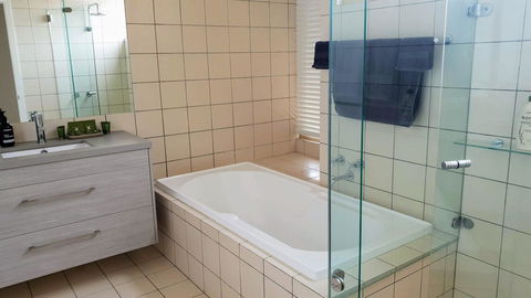 Number 9 Leisure Stay - Dentist Find 12