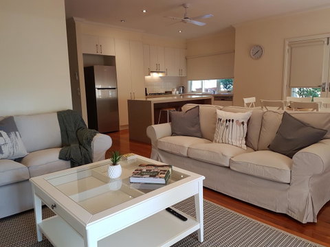 Healesville House - Fig Tree House - Dentist Find 7