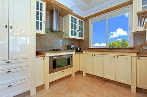 ABC Accommodation - Rosebud - Dentists Australia 4