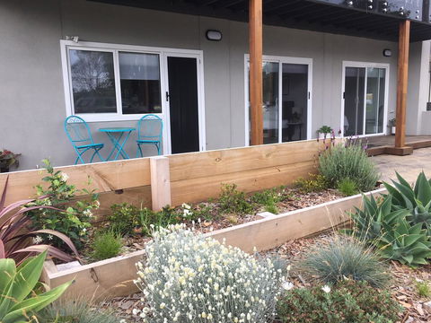 The Wheelhouse - 2BR Waterfront Apt In Town - Dentist Find 19