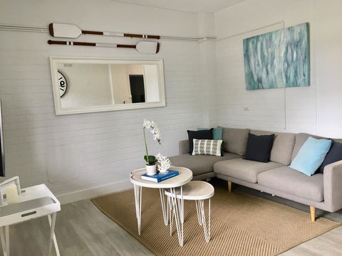 The Wheelhouse - 2BR Waterfront Apt In Town - Dentist Find 2