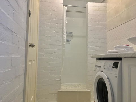 The Wheelhouse - 2BR Waterfront Apt In Town - Dentist Find 14