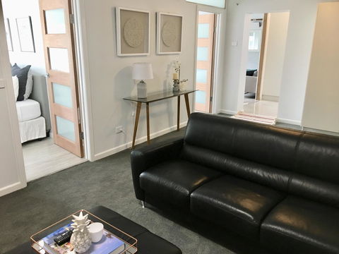 The Wheelhouse - 2BR Waterfront Apt In Town - Dentist Find 10