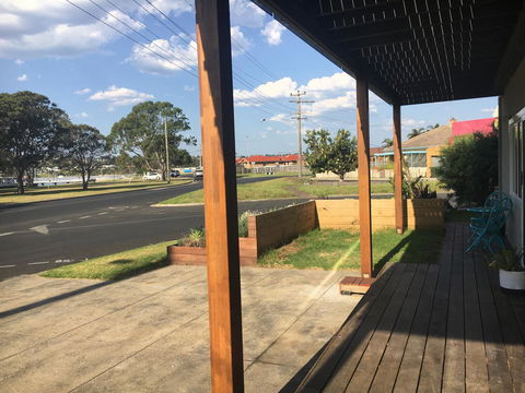 The Wheelhouse - 2BR Waterfront Apt In Town - Dentist Find 18