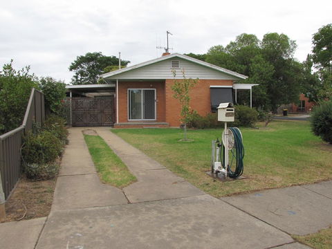 Clarke Street - Dentist Find 16