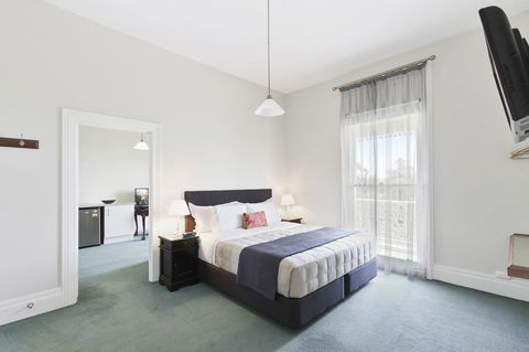 The Riversleigh - Dentist Find 24