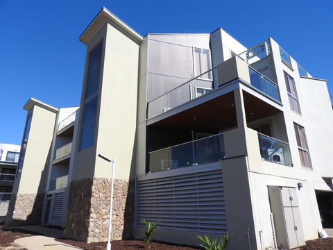 Phillip Island Towers - Dentist Find 5