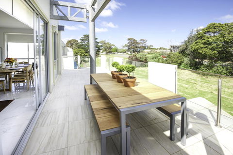 Phillip Island Towers - Dentist Find 3