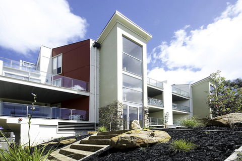 Phillip Island Towers - Dentist Find 27