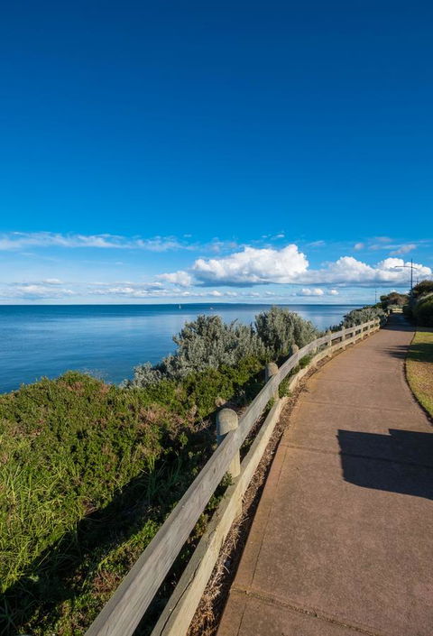 Waterfront Apt 234 Marinaquays - Dentists Australia 33
