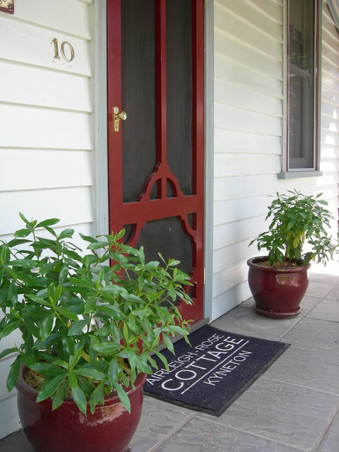 Airleigh-Rose Cottage - Dentist Find 28