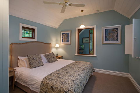Oak Tree Lodge - Dentist Find 20
